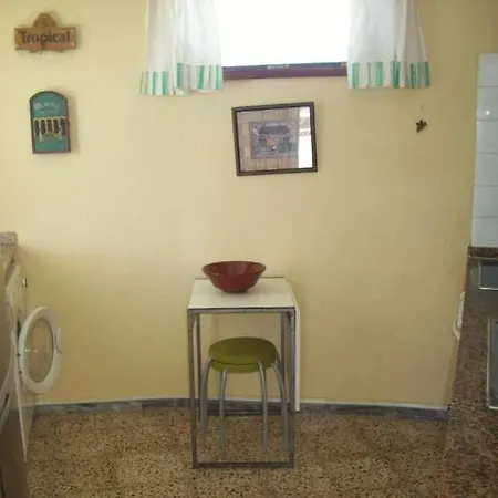 Sleeps 4 Wifi * Famara